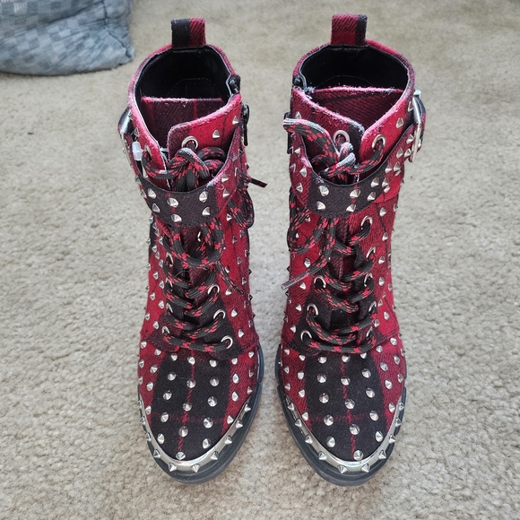 Gianni Bini Rhiannen Plaid Studded Chunky Lug Sole Booties SZ 8.5 - Picture 3 of 8